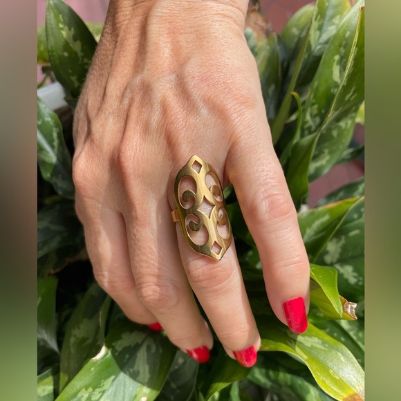 NWT Women's Ring in Gold Stainless Steel, láser Cut Pattern Celtic Style Size 7 - Picture 14 of 17